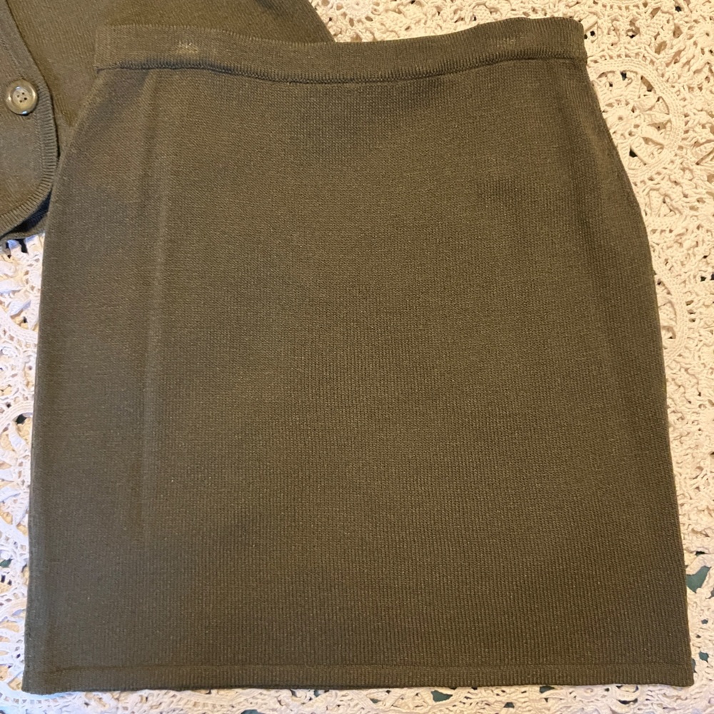 Banana Republic Black Label Cardigan & Mini Skirt Sweater Set Wool Blend Olive - Picture 8 of 14
